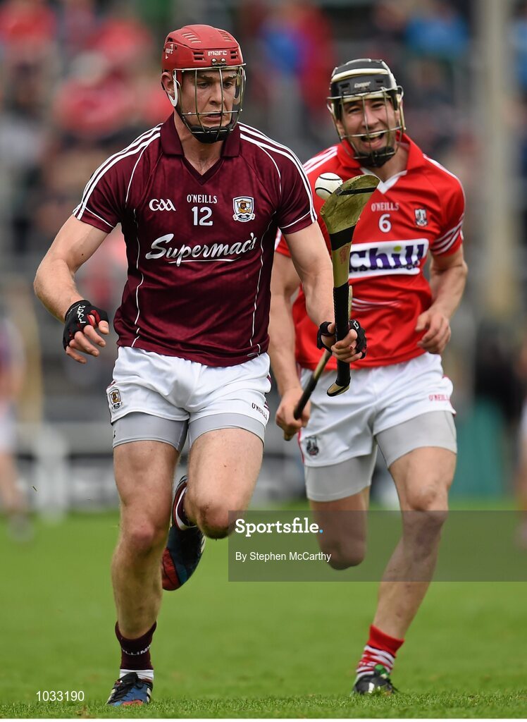 26 July 2015; Jonathan Glynn, Galway, in action against Mark Ellis, Cork. GAA Hurling All-Ireland Senior Championship, Quarter-Final, Galway v Cork. Semple Stadium, Thurles, Co. Tipperary. Picture credit: Stephen McCarthy / SPORTSFILE