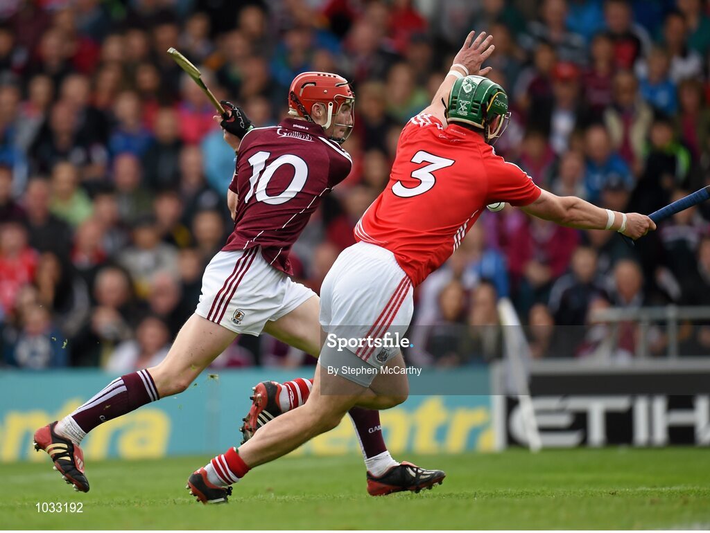 26 July 2015; Conor Whelan, Galway, shoots to score his side's second goal despite the attention of Brian Murphy, Cork. GAA Hurling All-Ireland Senior Championship, Quarter-Final, Galway v Cork. Semple Stadium, Thurles, Co. Tipperary. Picture credit: Stephen McCarthy / SPORTSFILE