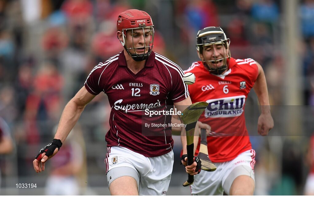 26 July 2015; Jonathan Glynn, Galway, in action against Mark Ellis, Cork. GAA Hurling All-Ireland Senior Championship, Quarter-Final, Galway v Cork. Semple Stadium, Thurles, Co. Tipperary. Picture credit: Stephen McCarthy / SPORTSFILE