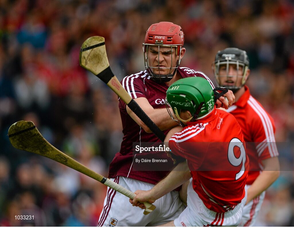 26 July 2015; Jonathan Glynn, Galway, in action against Daniel Kearney, Cork. GAA Hurling All-Ireland Senior Championship, Quarter-Final, Galway v Cork. Semple Stadium, Thurles, Co. Tipperary. Picture credit: Dáire Brennan / SPORTSFILE