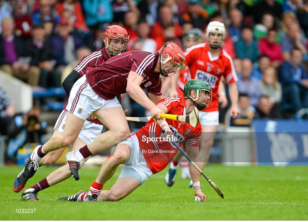 26 July 2015; Brian Murphy, Cork, in action against Joe Canning, Galway. GAA Hurling All-Ireland Senior Championship, Quarter-Final, Galway v Cork. Semple Stadium, Thurles, Co. Tipperary. Picture credit: Dáire Brennan / SPORTSFILE