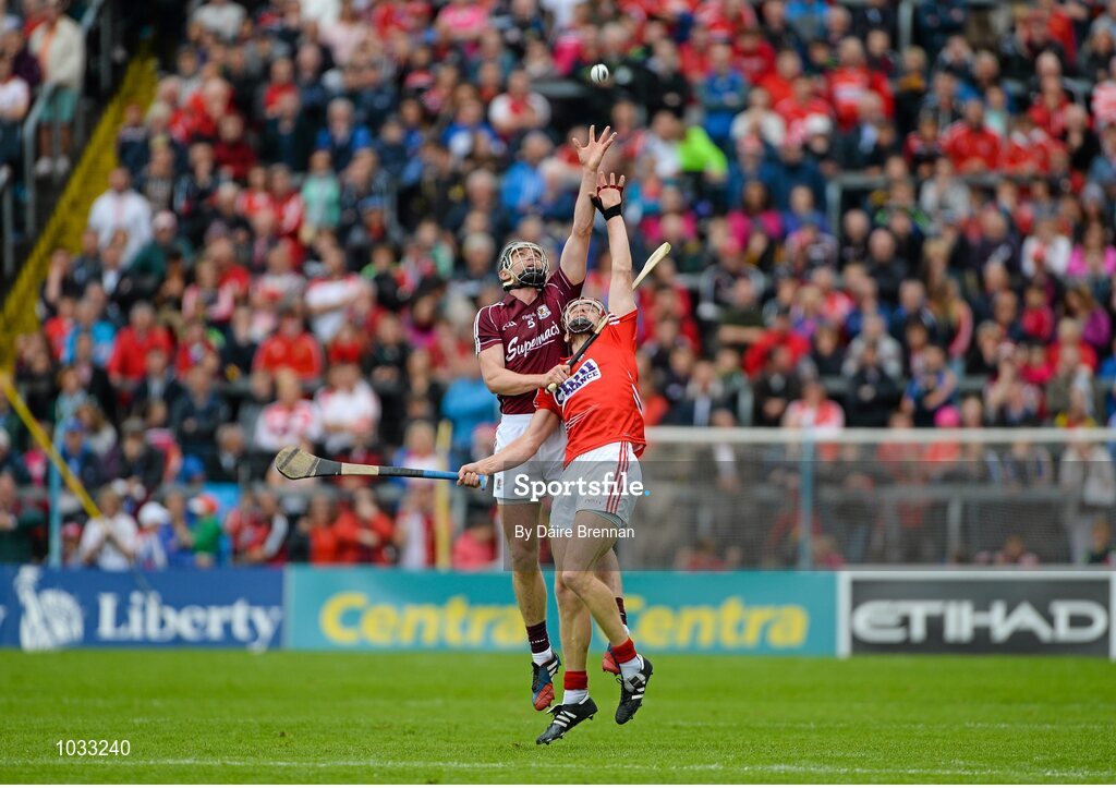 26 July 2015; Aidan Harte, Galway, in action against Bill Cooper, Cork. GAA Hurling All-Ireland Senior Championship, Quarter-Final, Galway v Cork. Semple Stadium, Thurles, Co. Tipperary. Picture credit: Dáire Brennan / SPORTSFILE