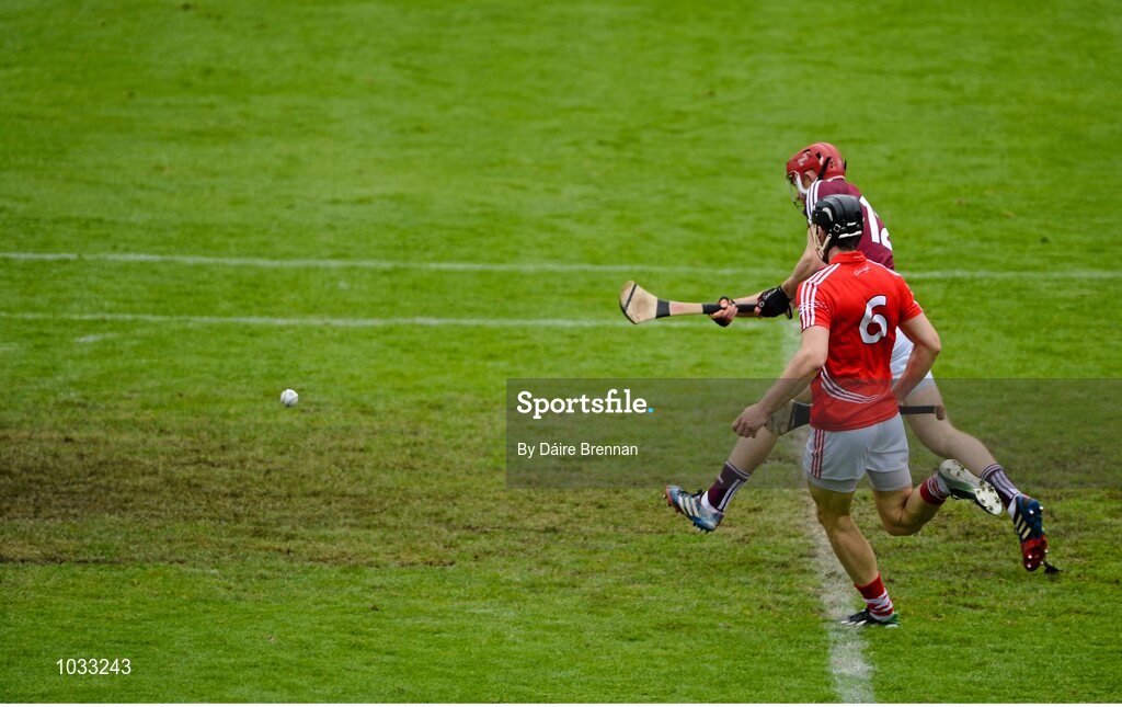 26 July 2015; Jonathan Glynn, Galway, scores his side's first goal. GAA Hurling All-Ireland Senior Championship, Quarter-Final, Galway v Cork. Semple Stadium, Thurles, Co. Tipperary. Picture credit: Dáire Brennan / SPORTSFILE