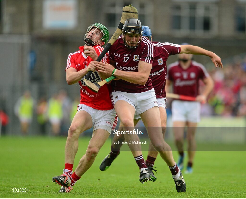26 July 2015; Séamus Harnedy, Cork, in action against Joseph Cooney, Galway. GAA Hurling All-Ireland Senior Championship, Quarter-Final, Galway v Cork. Semple Stadium, Thurles, Co. Tipperary. Picture credit: Piaras Ó Mídheach / SPORTSFILE