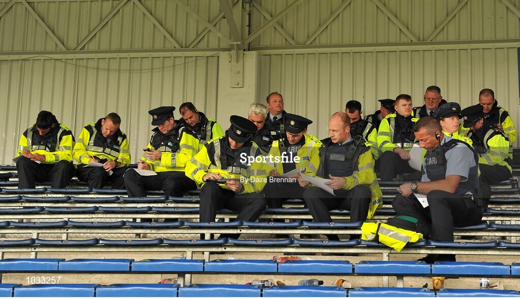 26 July 2015; Gardaí complete their paperwork after the game. GAA Hurling All-Ireland Senior Championship, Quarter-Final, Galway v Cork. Semple Stadium, Thurles, Co. Tipperary. Picture credit: Dáire Brennan / SPORTSFILE