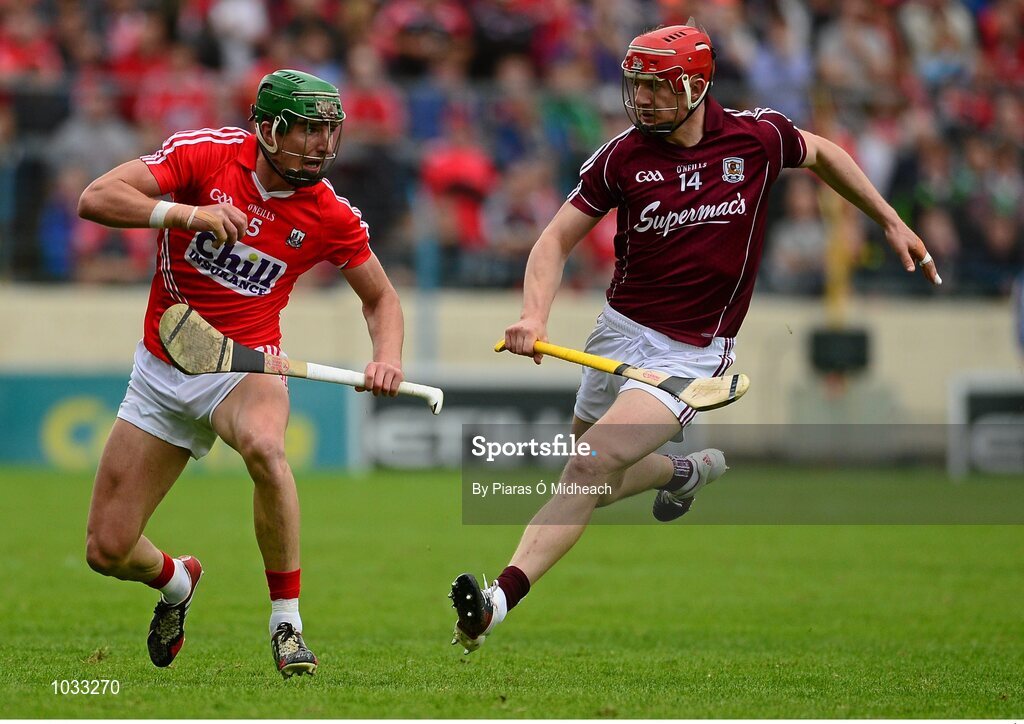 26 July 2015; Aidan Walsh, Cork, in action against Joe Canning, Galway. GAA Hurling All-Ireland Senior Championship, Quarter-Final, Galway v Cork. Semple Stadium, Thurles, Co. Tipperary. Picture credit: Piaras Ó Mídheach / SPORTSFILE