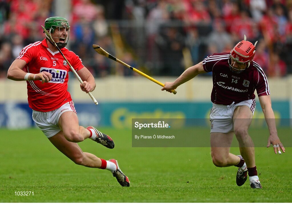 26 July 2015; Aidan Walsh, Cork, in action against Joe Canning, Galway. GAA Hurling All-Ireland Senior Championship, Quarter-Final, Galway v Cork. Semple Stadium, Thurles, Co. Tipperary. Picture credit: Piaras Ó Mídheach / SPORTSFILE