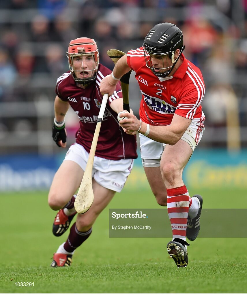 26 July 2015; Shane O’Neill, Cork, in action against Conor Whelan, Galway. GAA Hurling All-Ireland Senior Championship, Quarter-Final, Galway v Cork. Semple Stadium, Thurles, Co. Tipperary. Picture credit: Stephen McCarthy / SPORTSFILE