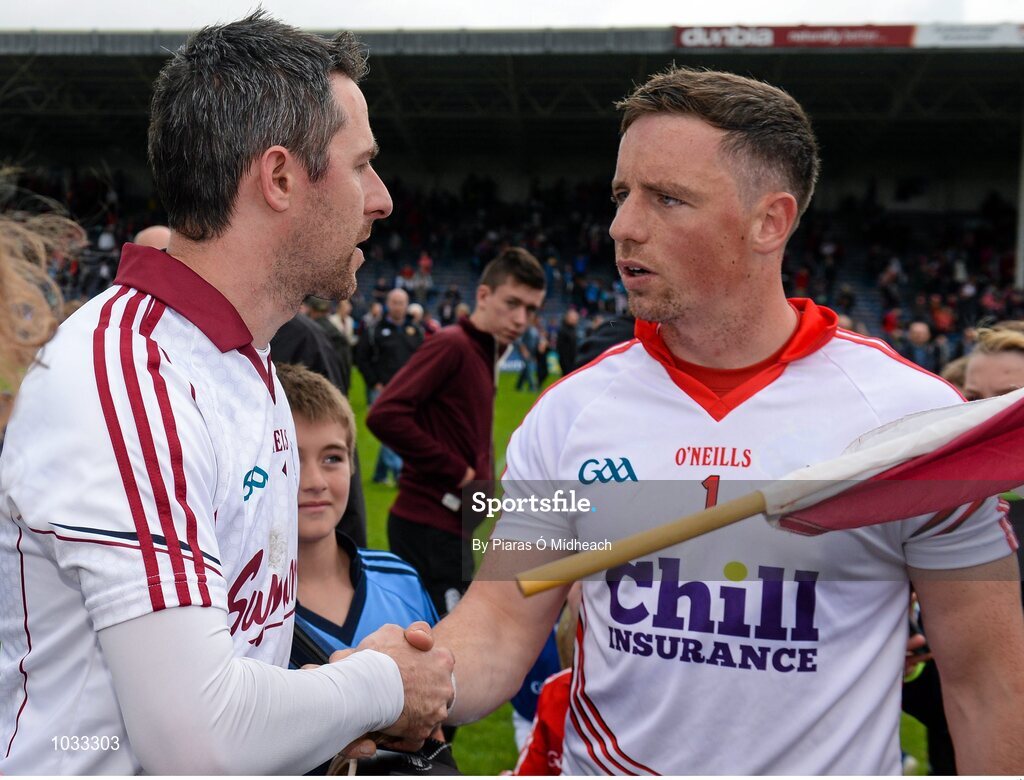 26 July 2015; Galway's Colm Callanan shakes hands with Cork's Anthony Nash after the game. GAA Hurling All-Ireland Senior Championship, Quarter-Final, Galway v Cork. Semple Stadium, Thurles, Co. Tipperary. Picture credit: Piaras Ó Mídheach / SPORTSFILE