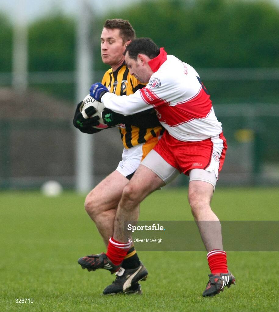 9 November 2008; John McEntee, Crossmaglen Rangers, in action against Joseph McGovern, St Patrick's. AIB Ulster Senior Club Football Championship quarter-final, Crossmaglen Rangers v St Patrick's, St Oliver Plunkett Park, Crossmaglen, Co. Armagh. Picture credit: Oliver McVeigh / SPORTSFILE