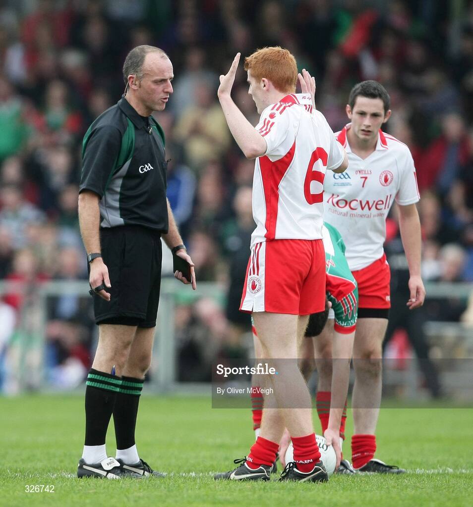 27 September 2008; Peter Harte, Tyrone, protest's his innocence to Referee, Cormac Reilly. ESB GAA Football All-Ireland Minor Championship Final Replay, Tyrone v Mayo, Pearse Park, Longford. Picture credit: Oliver McVeigh / SPORTSFILE