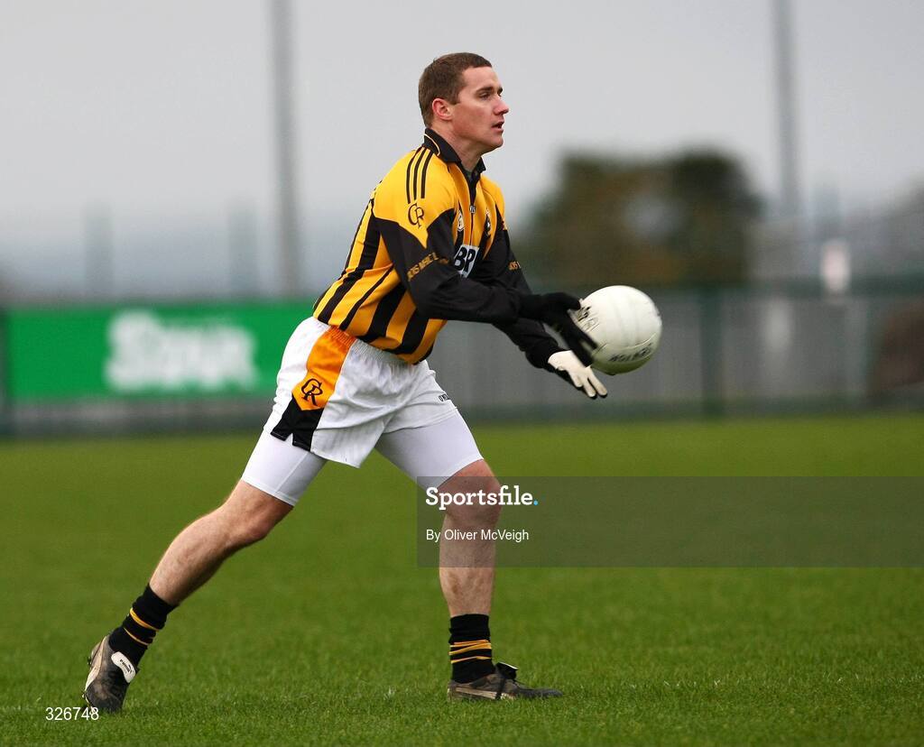 9 November 2008; Tony McEntee, Crossmaglen Rangers. AIB Ulster Senior Club Football Championship quarter-final, Crossmaglen Rangers v St Patrick's, St Oliver Plunkett Park, Crossmaglen, Co. Armagh. Picture credit: Oliver McVeigh / SPORTSFILE
