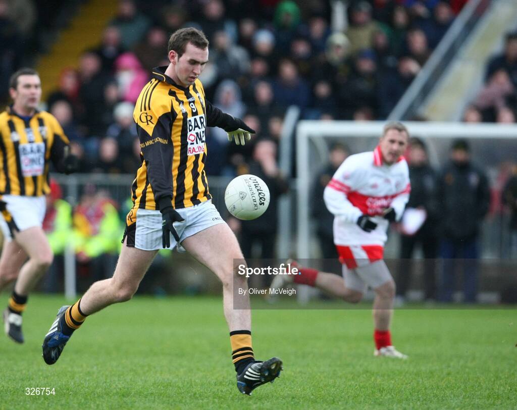 9 November 2008; David McKenna, Crossmaglen Rangers. AIB Ulster Senior Club Football Championship quarter-final, Crossmaglen Rangers v St Patrick's, St Oliver Plunkett Park, Crossmaglen, Co. Armagh. Picture credit: Oliver McVeigh / SPORTSFILE