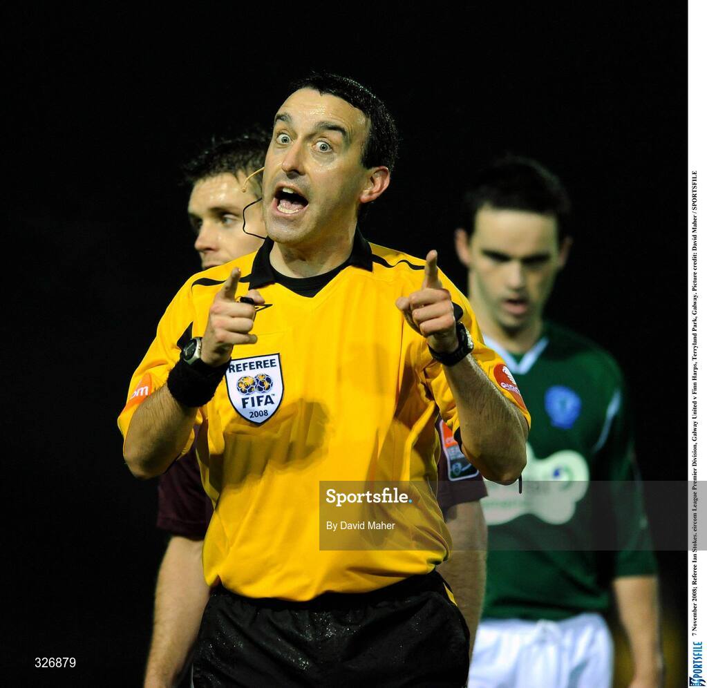 7 November 2008; Referee Ian Stokes. eircom League Premier Division, Galway United v Finn Harps, Terryland Park, Galway. Picture credit: David Maher / SPORTSFILE