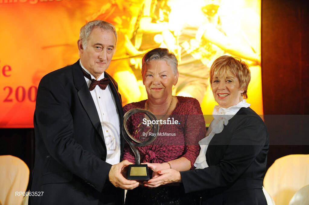 8 November 2008; Mary Moran, from Cork, receives the Sighle Nic an Ultaigh award from Liz Howard, President of the Camogie Association, right, and Ossie Kilkenny, Chairperson of the Irish Sports Council, at the Camogie All-Star Awards 2008 in association with ONeills, Citywest Hotel, Conference, Leisure & Golf Resort, Dublin. Picture credit: Ray McManus / SPORTSFILE