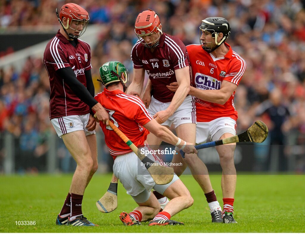 26 July 2015; Galway's Joe Canning and Cathal Mannion, left, in a tussle with Cork's Brian Murphy, centre, and Mark Ellis. GAA Hurling All-Ireland Senior Championship, Quarter-Final, Galway v Cork. Semple Stadium, Thurles, Co. Tipperary. Picture credit: Piaras Ó Mídheach / SPORTSFILE