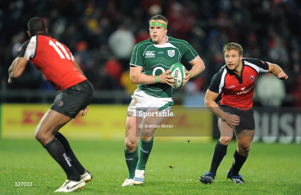 8 November 2008; Jamie Heaslip, Ireland, in action against Justin Menash Coker, left, and Adam Kleeberger, Canada. Guinness Autumn Internationals, Ireland v Canada, Thomond Park, Limerick. Picture credit: Brendan Moran / SPORTSFILE