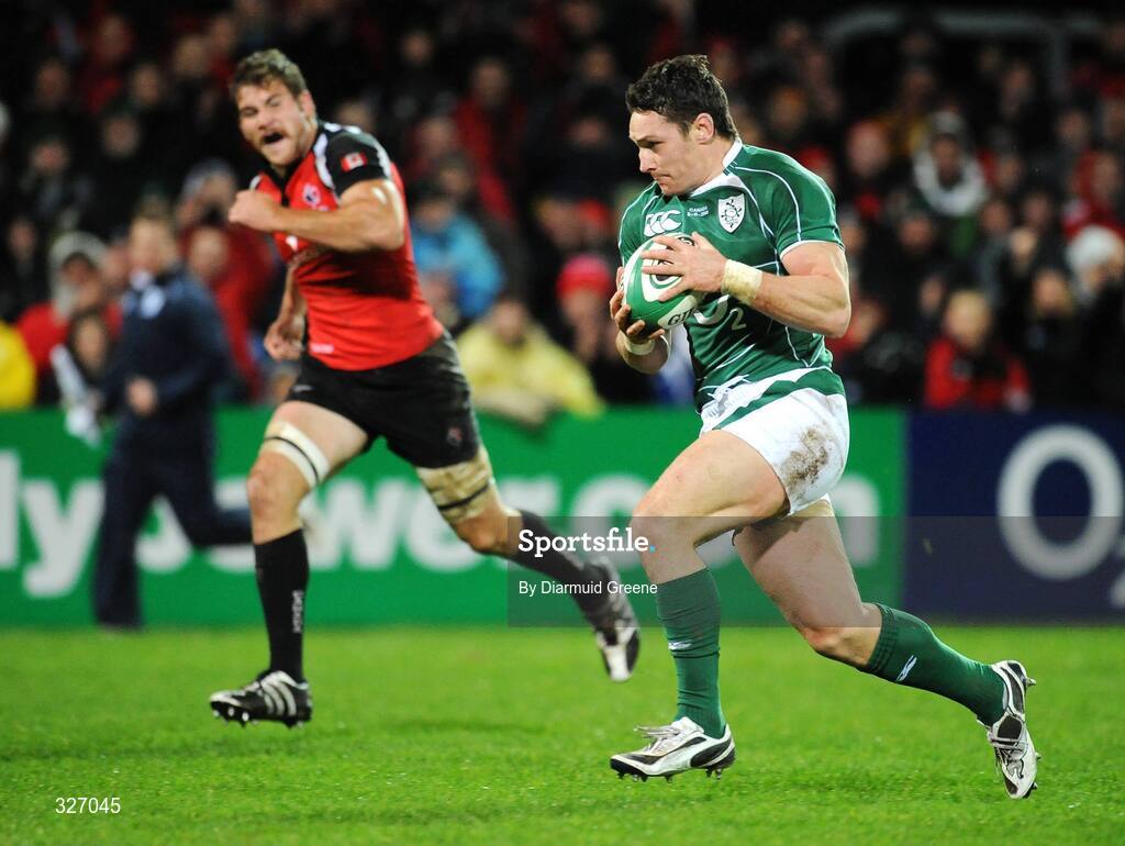 8 November 2008; David Wallace, Ireland, races through to score a try against Canada. Guinness Autumn Internationals, Ireland v Canada, Thomond Park, Limerick. Picture credit: Diarmuid Greene / SPORTSFILE