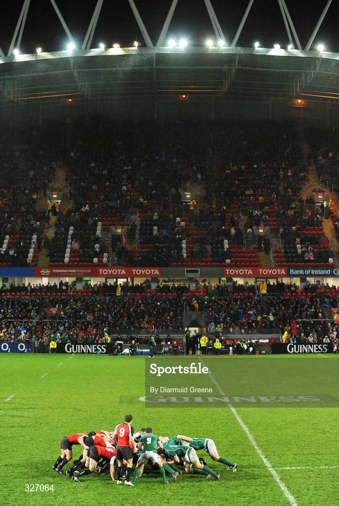 8 November 2008; A general view of a scrum between the Ireland and Canada packs. Guinness Autumn Internationals, Ireland v Canada, Thomond Park, Limerick. Picture credit: Diarmuid Greene / SPORTSFILE