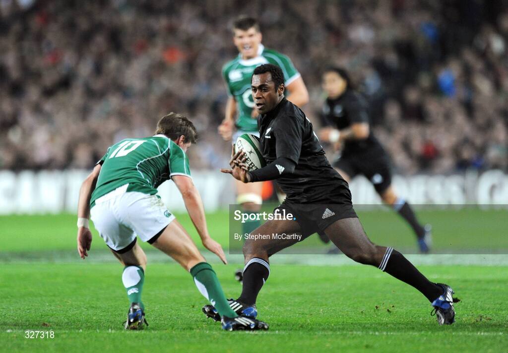 15 November 2008; Sitiveni Sivivatu, New Zealand, in action against Ronan O'Gara, Ireland. Guinness Autumn Internationals, Ireland v New Zealand, Croke Park, Dublin. Picture credit: Stephen McCarthy / SPORTSFILE