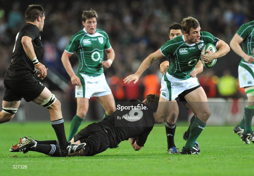 15 November 2008; Tommy Bowe, Ireland, in action against Jimmy Cowan, New Zealand. Guinness Autumn Internationals, Ireland v New Zealand, Croke Park, Dublin. Picture credit: Pat Murphy / SPORTSFILE