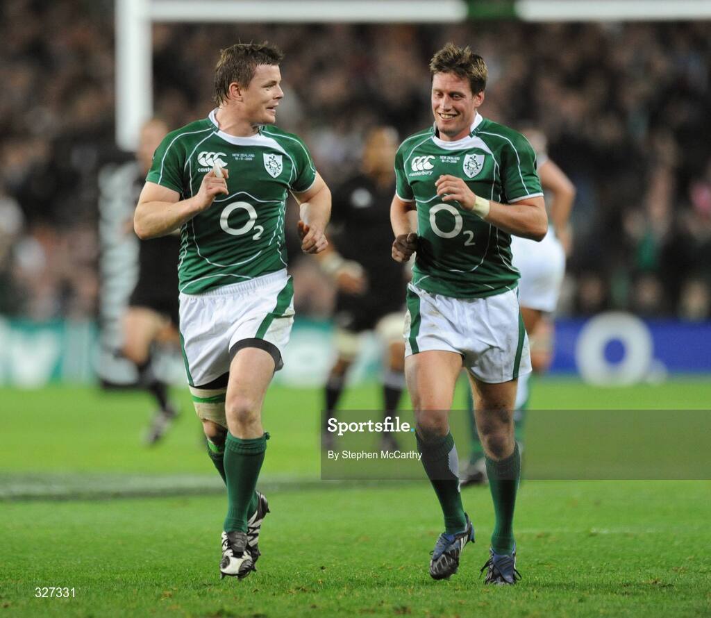 15 November 2008; Ireland captain Brian O'Driscoll congratulates team-mate Ronan O'Gara, right, after kicking his side's first half penalty. Guinness Autumn Internationals, Ireland v New Zealand, Croke Park, Dublin. Picture credit: Stephen McCarthy / SPORTSFILE