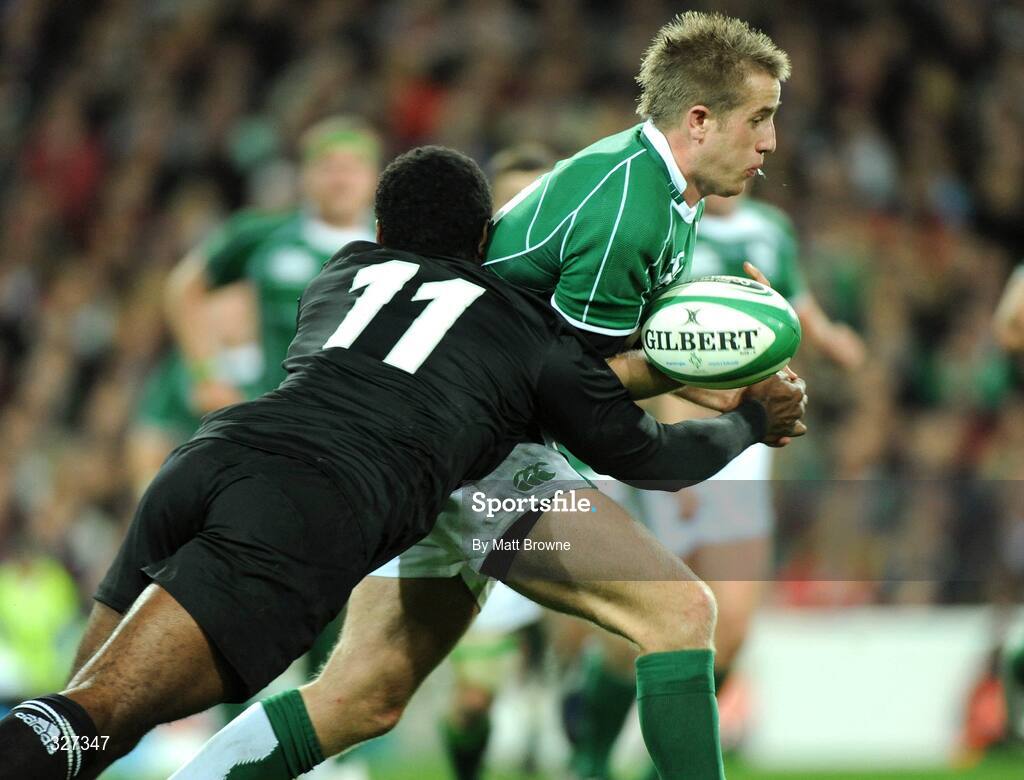 15 November 2008; Luke Fitzgerald, Ireland, is tackled by Sitiveni Sivivatu, New Zealand. Guinness Autumn Internationals, Ireland v New Zealand, Croke Park, Dublin. Picture credit: Matt Browne / SPORTSFILE