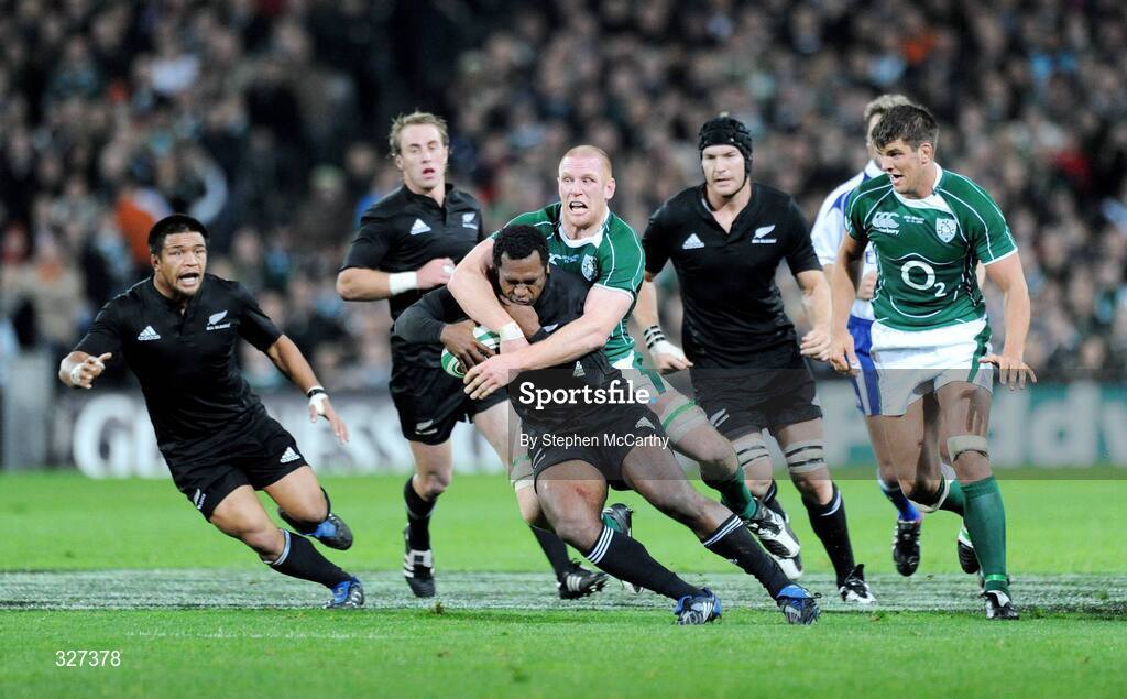 15 November 2008; Sitiveni Sivivatu, New Zealand, in action against Paul O'Connell, Ireland. Guinness Autumn Internationals, Ireland v New Zealand, Croke Park, Dublin. Picture credit: Stephen McCarthy / SPORTSFILE