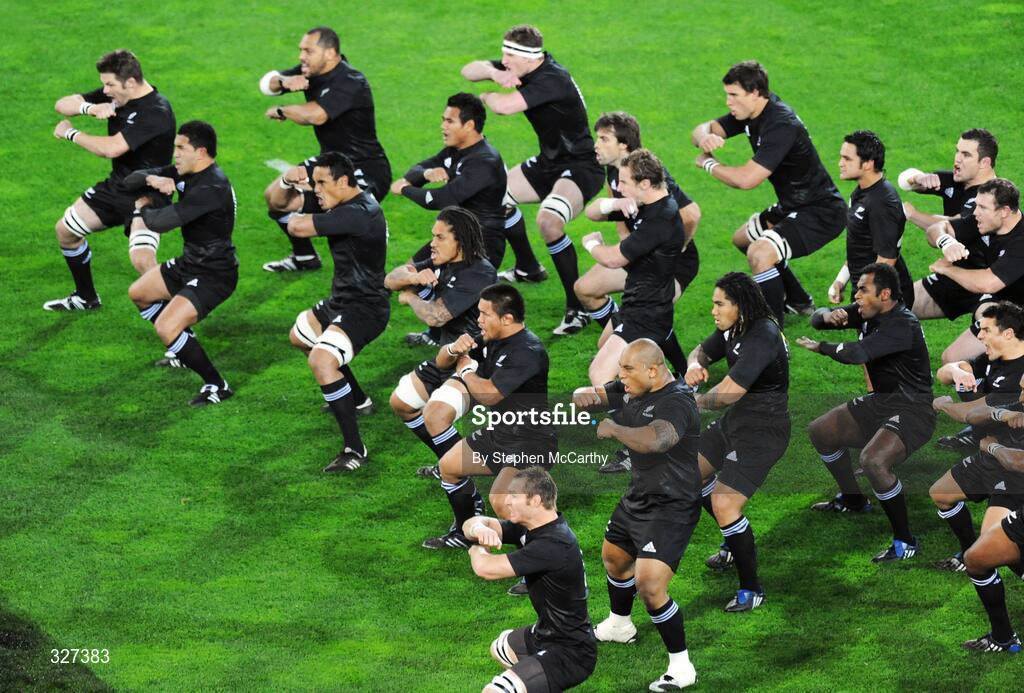 15 November 2008; New Zealand players perform The Haka before the game. Guinness Autumn Internationals, Ireland v New Zealand, Croke Park, Dublin. Picture credit: Stephen McCarthy / SPORTSFILE