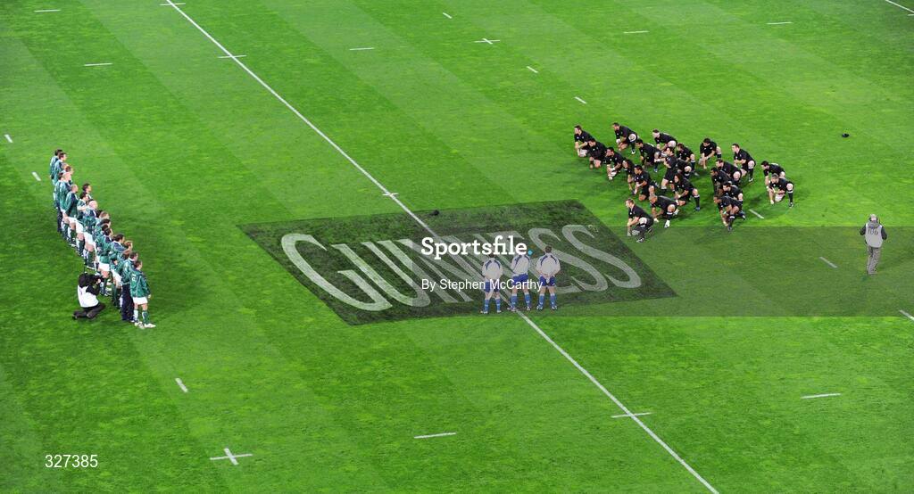 15 November 2008; New Zealand players perform The Haka before the game. Guinness Autumn Internationals, Ireland v New Zealand, Croke Park, Dublin. Picture credit: Stephen McCarthy / SPORTSFILE