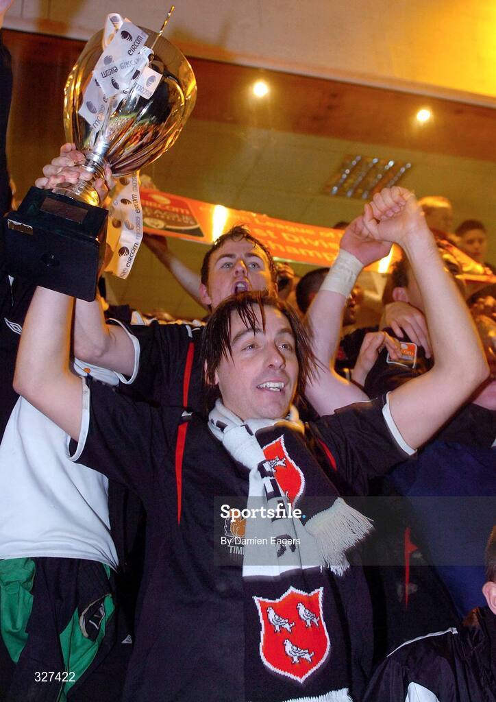 15 November 2008; Dundalk's Robbie Farrell, the scorer of four goals on the night, lifts the cup after winning the eircom League First Division Title, Kildare County v Dundalk, Station Road, Kildare. Picture credit: Damien Eagers / SPORTSFILE