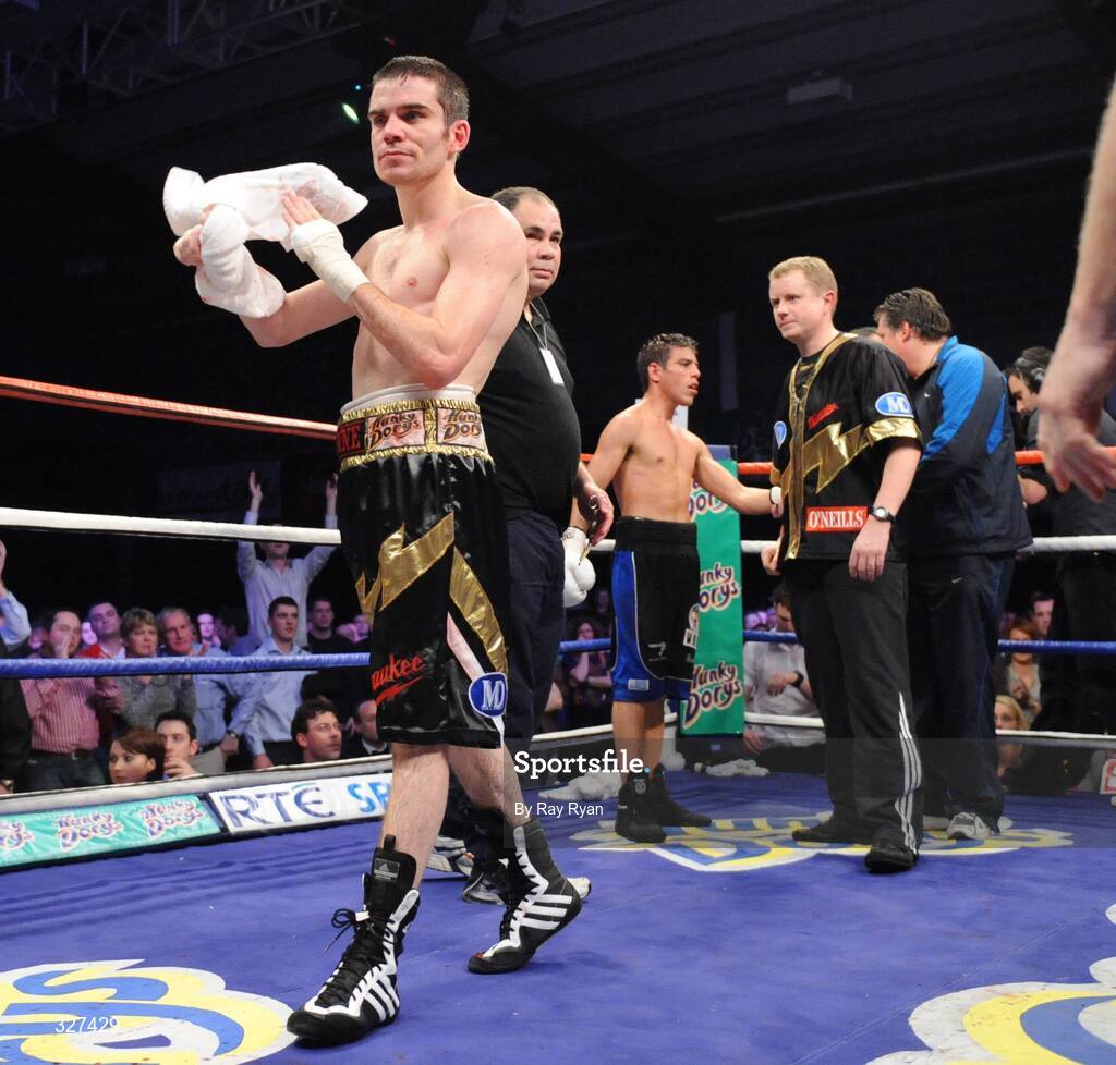 15 November 2008; Bernard Dunne after suffering a cut to the head from Cristian Faccio, which resulted in the fight being stopped. Hunky Dory Fight Night, Breaffy House Hotel, Mayo. Picture credit: Ray Ryan / SPORTSFILE