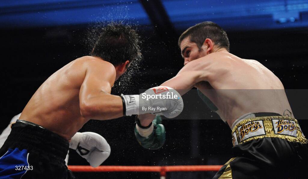 15 November 2008; Bernard Dunne lands a punch on Cristian Faccio, Hunky Dory Fight Night, Breaffy House Hotel, Mayo. Picture credit: Ray Ryan / SPORTSFILE