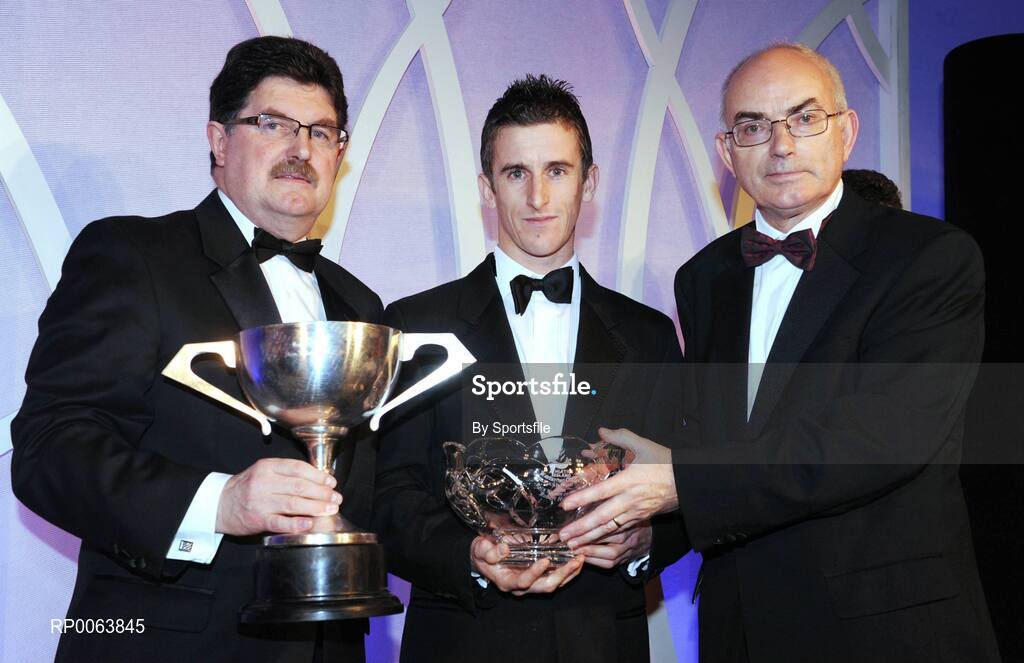 15 November 2008; Robert Heffernan, Togher AC, is presented with the award for Race Walker of the Year by John Foley, left, Chief Executive of Waterford Crystal and Liam Hennessy, right, President of Athletics Ireland. National Athletics Awards with Waterford Crystal, Crowne Plaza, Santry, Dublin. Photo by Sportsfile