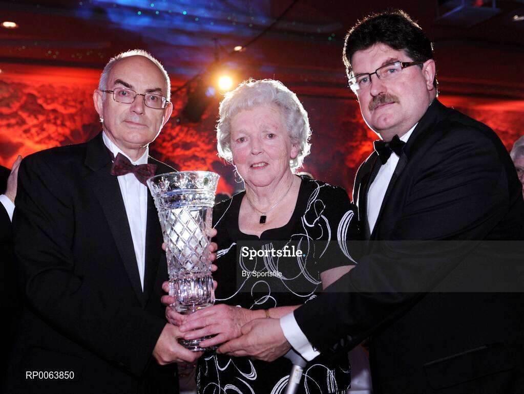 15 November 2008; Breda Synott, St. Benedict's AC, is presented with the Lifetime Achievement Award by John Foley, right, Chief Executive of Waterford Crystal and Liam Hennessy, President of Athletics Ireland. National Athletics Awards with Waterford Crystal, Crowne Plaza, Santry, Dublin. Photo by Sportsfile