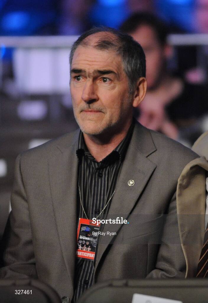 15 November 2008; Tyrone manager Mickey Harte watches the fight. Hunky Dory Fight Night, Breaffy House Hotel, Mayo. Picture credit: Ray Ryan / SPORTSFILE