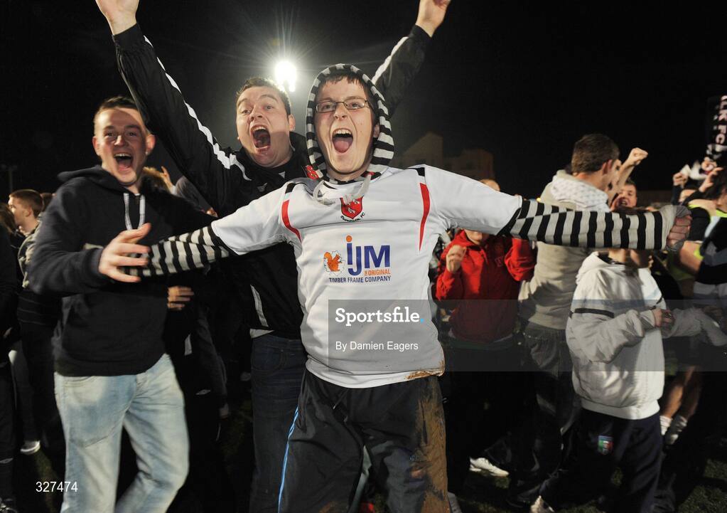 15 November 2008; Dundalk supporters celebrate after their side wins the eircom League First Division Title. Kildare County v Dundalk, Station Road, Kildare. Picture credit: Damien Eagers / SPORTSFILE