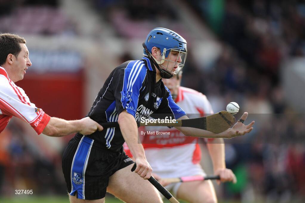 16 November 2008; Pat Barry, Sarsfields, in action against Alan Kelly, De La Salle. AIB Munster Senior Club Hurling Championship Semi-Final, Sarsfields v De La Salle, Pairc Ui Chaoimh, Cork. Picture credit: Matt Browne / SPORTSFILE