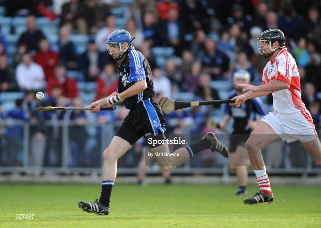 16 November 2008; Ronan Murphy, Sarsfields, in action against David Green, De La Salle. AIB Munster Senior Club Hurling Championship Semi-Final, Sarsfields v De La Salle, Pairc Ui Chaoimh, Cork. Picture credit: Matt Browne / SPORTSFILE