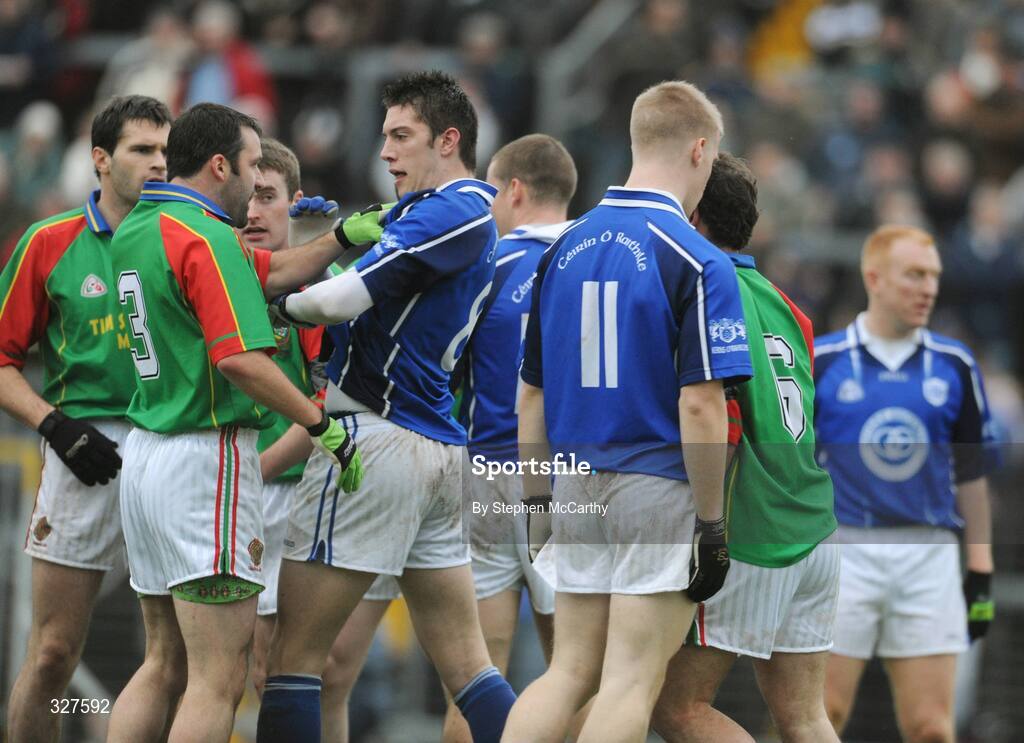 16 November 2008; Kerins O'Rahilly's players David Moran, left, and Barry John Walsh tussle with Mid Kerry players Damian Murphy, 3, and Ciaran Kelliher, 6. Kerry Senior Football Final, Kerins O'Rahilly's v Mid Kerry, Fitzgerald Stadium, Killarney, Co. Kerry. Picture credit: Stephen McCarthy / SPORTSFILE