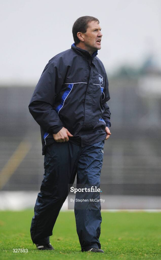 16 November 2008; Kerins O'Rahilly's manager Jack O'Connor issues instructions during the game. Kerry Senior Football Final, Kerins O'Rahilly's v Mid Kerry, Fitzgerald Stadium, Killarney, Co. Kerry. Picture credit: Stephen McCarthy / SPORTSFILE