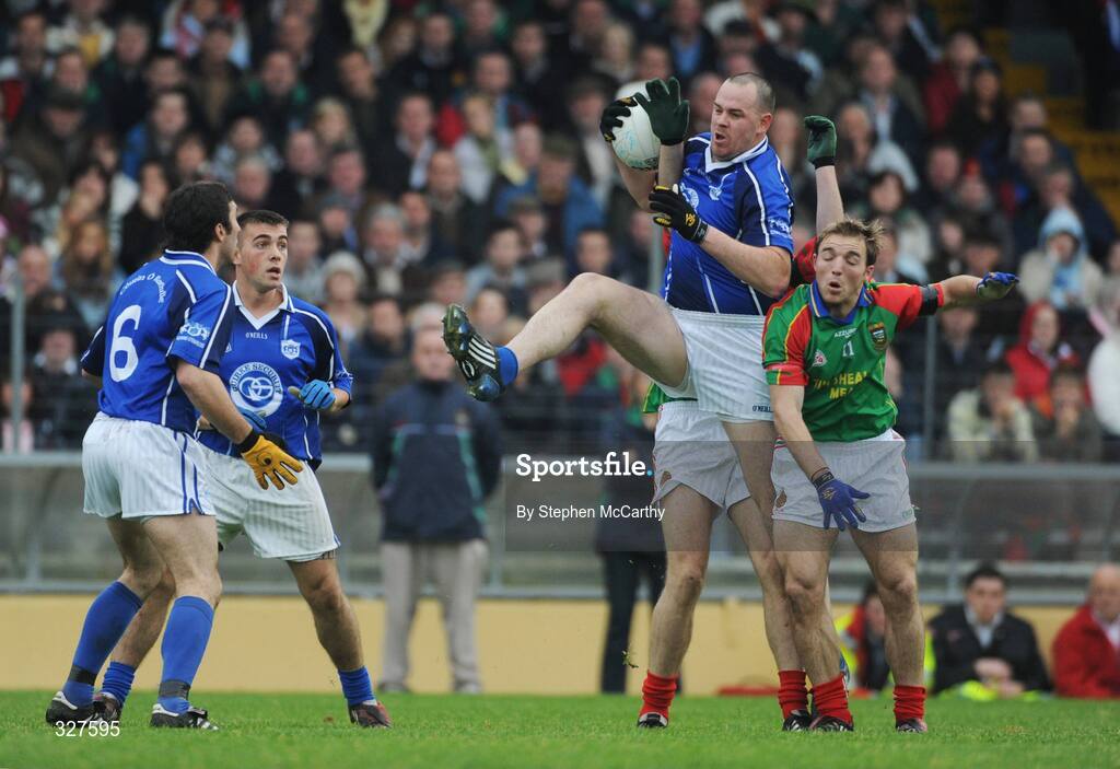 16 November 2008; Micheal Quirke, Kerins O'Rahilly's, in action against Darren O'Sullivan, Mid Kerry. Kerry Senior Football Final, Kerins O'Rahilly's v Mid Kerry, Fitzgerald Stadium, Killarney, Co. Kerry. Picture credit: Stephen McCarthy / SPORTSFILE