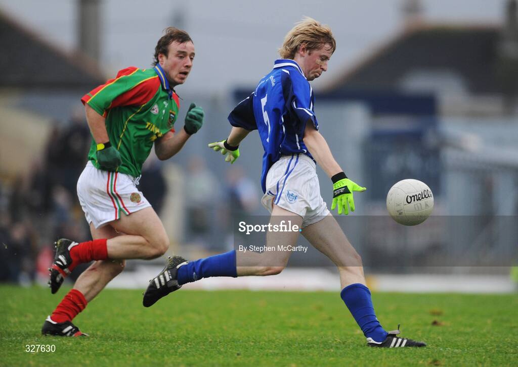 16 November 2008; Brendan Quill, Kerins O'Rahilly's, in action against Donal Kelliher, Mid Kerry. Kerry Senior Football Final, Kerins O'Rahilly's v Mid Kerry, Fitzgerald Stadium, Killarney, Co. Kerry. Picture credit: Stephen McCarthy / SPORTSFILE