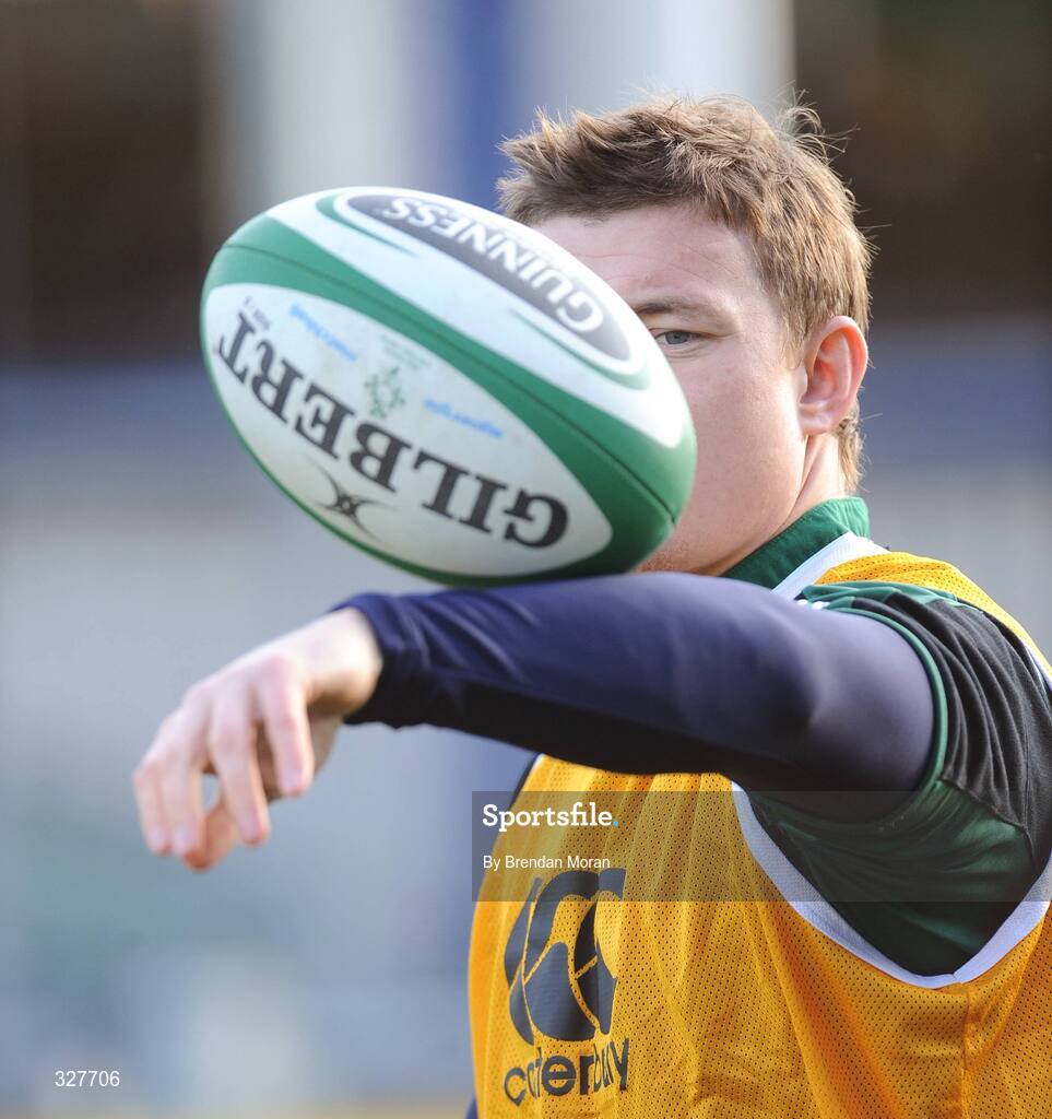 18 November 2008; Captain Brian O'Driscoll in action during Ireland rugby squad training. Donnybrook Stadium, Dublin. Picture credit: Brendan Moran / SPORTSFILE