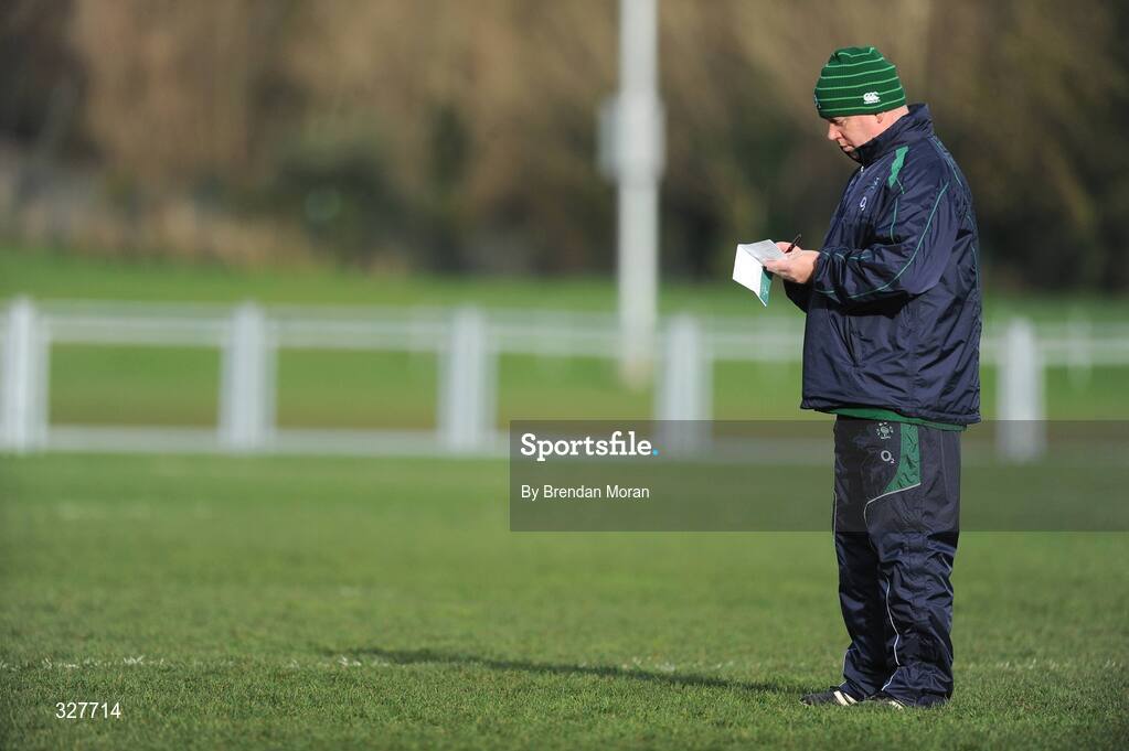 18 November 2008; Head coach Declan Kidney makes some notes during Ireland rugby squad training. Donnybrook Stadium, Dublin. Picture credit: Brendan Moran / SPORTSFILE
