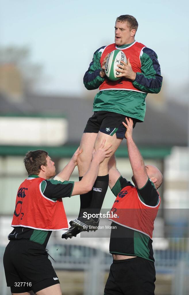 18 November 2008; Flanker Jamie Heaslip takes the ball in the lineout during Ireland rugby squad training. Donnybrook Stadium, Dublin. Picture credit: Brendan Moran / SPORTSFILE