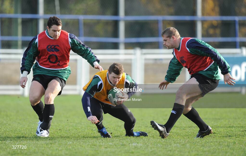 18 November 2008; Captain Brian O'Driscoll is supported by team-mates David Wallace and Jamie Heaslip during Ireland rugby squad training. Donnybrook Stadium, Dublin. Picture credit: Brendan Moran / SPORTSFILE