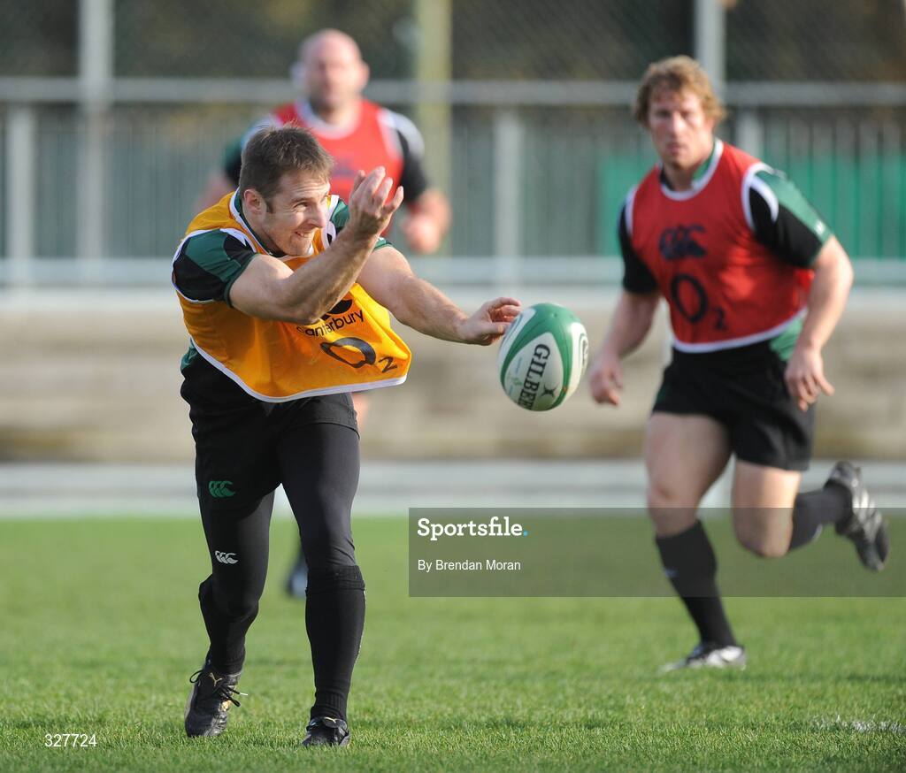 18 November 2008; Scrum-half Tomas O'Leary in action during Ireland rugby squad training. Donnybrook Stadium, Dublin. Picture credit: Brendan Moran / SPORTSFILE