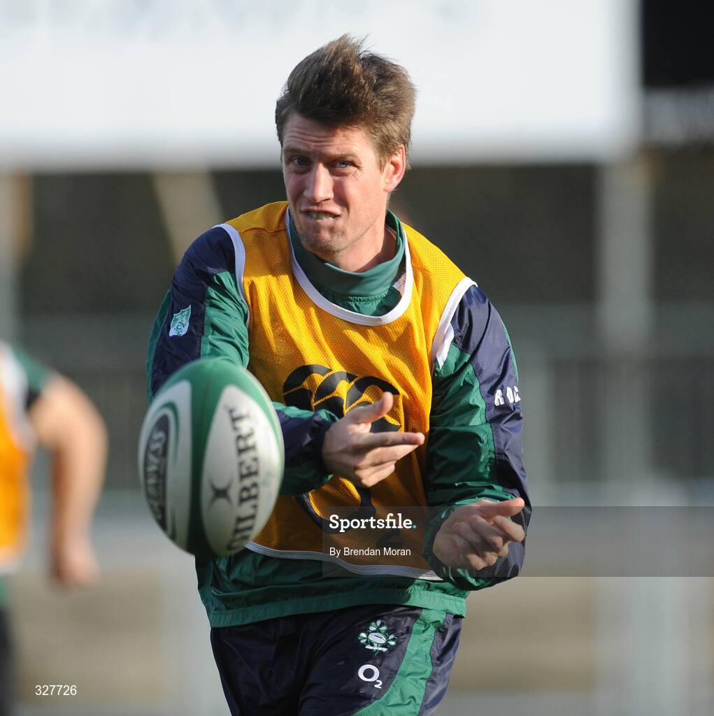 18 November 2008; Out-half Ronan O'Gara in action during Ireland rugby squad training. Donnybrook Stadium, Dublin. Picture credit: Brendan Moran / SPORTSFILE