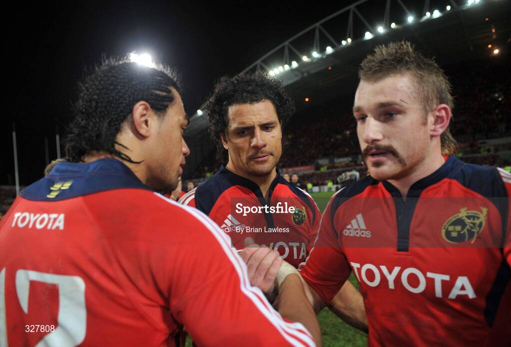 18 November 2008; Munster's Doug Howlett, centre, with team-mates Lifeimi Mafi, left, and Jeremy Manning, after the match. Zurich Challenge Match, Munster v New Zealand, Thomond Park, Limerick. Picture credit: Brian Lawless / SPORTSFILE